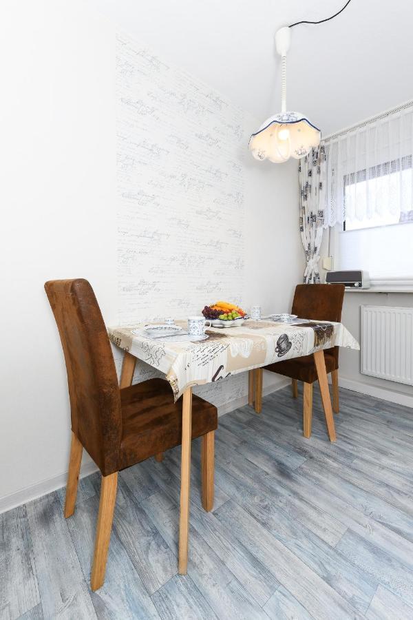 Ferienwohnung Im Haus Weinstock Esens Ngoại thất bức ảnh