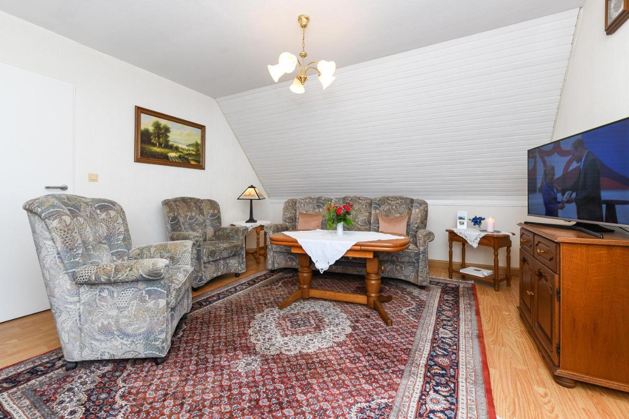 Ferienwohnung Im Haus Weinstock Esens Ngoại thất bức ảnh