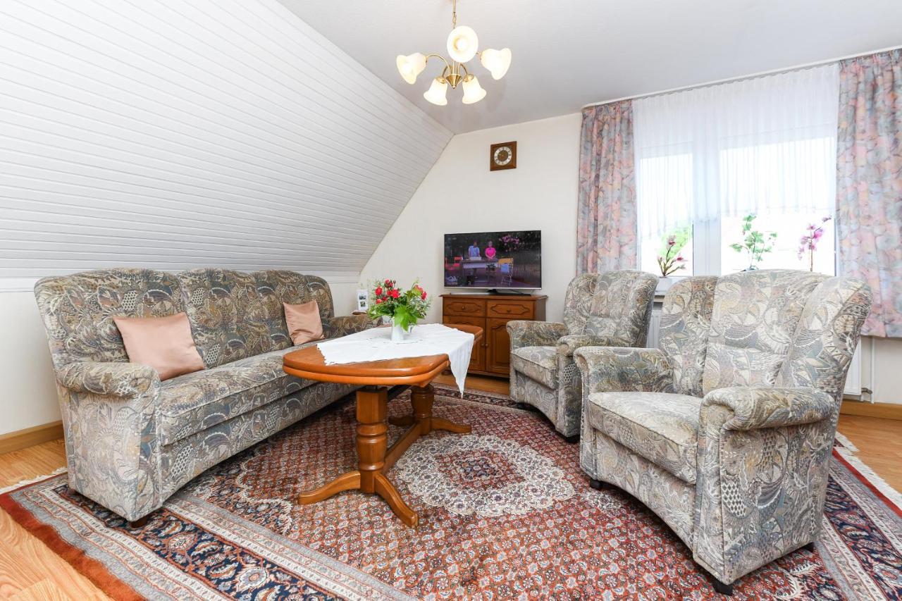 Ferienwohnung Im Haus Weinstock Esens Ngoại thất bức ảnh