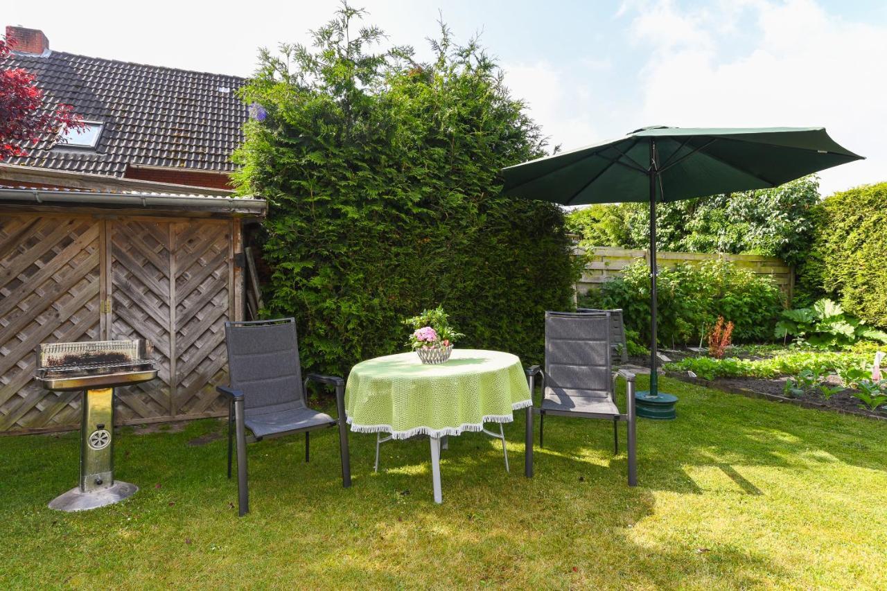 Ferienwohnung Im Haus Weinstock Esens Ngoại thất bức ảnh