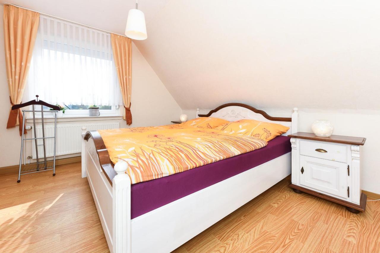 Ferienwohnung Im Haus Weinstock Esens Ngoại thất bức ảnh